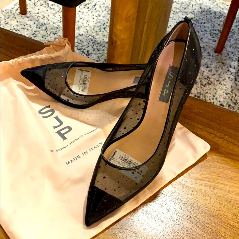 SJP - Sarah J Parker Pumps
Glass (black Ivey Mesh)